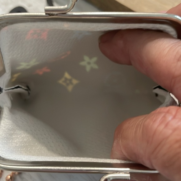 🔥Hand-painted Black little purse with tons of flowers we love and the colors! - Picture 3 of 5